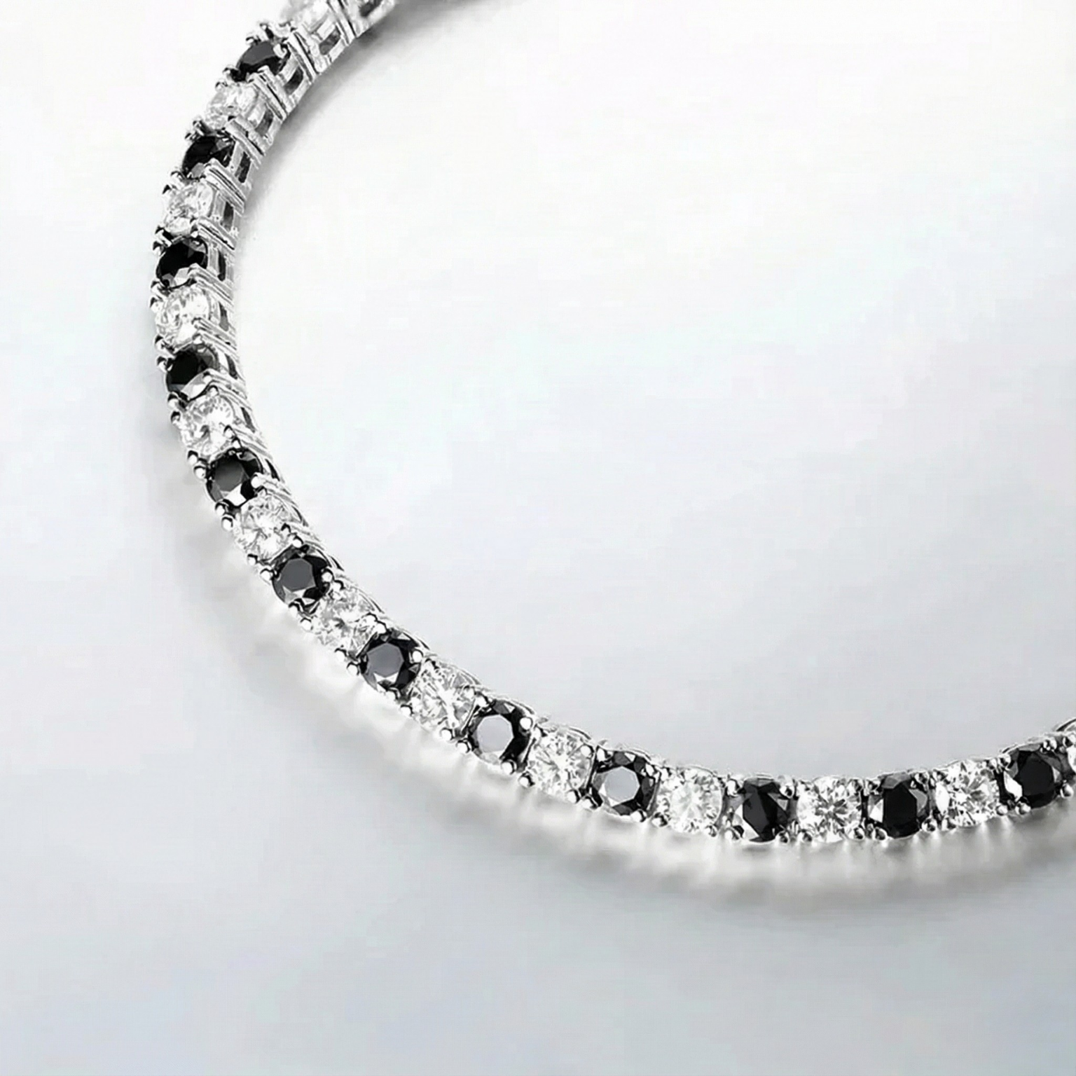 צמיד Black & White Tennis