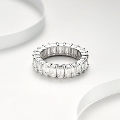 טבעת Eternity Emerald Cut
