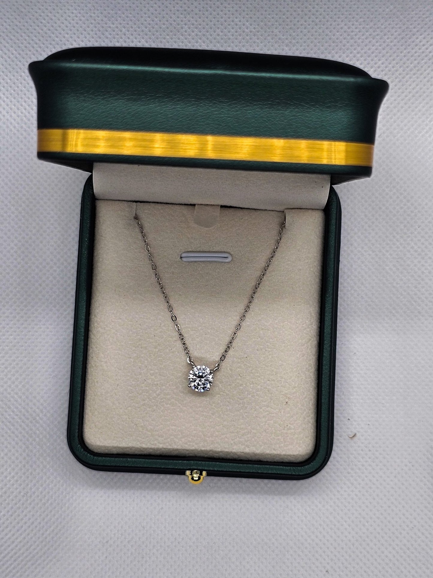 שרשרת סוליטר מרחפת