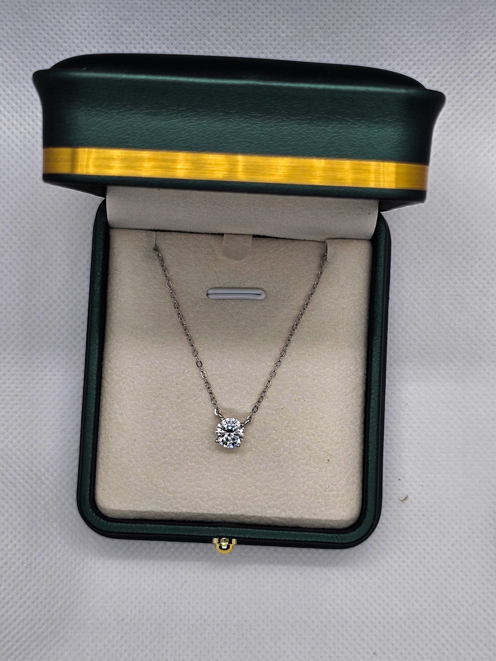 שרשרת Solitaire Floating